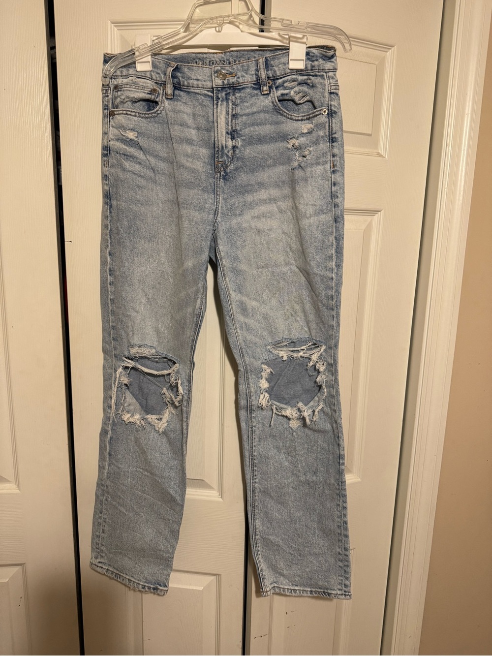 American Eagle Outfitters Light Wash Distressed Boyfriend Jeans